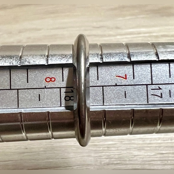 Vintage Designer Avon Silver Steampunk Gear Statement Ring, Size 7.5 - Picture 10 of 10